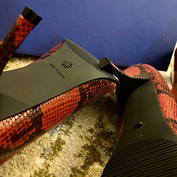 Stuart Weitzman | Verona 80mm Boots in Red Python, size 9US (39.5IT) - Picture 3 of 8